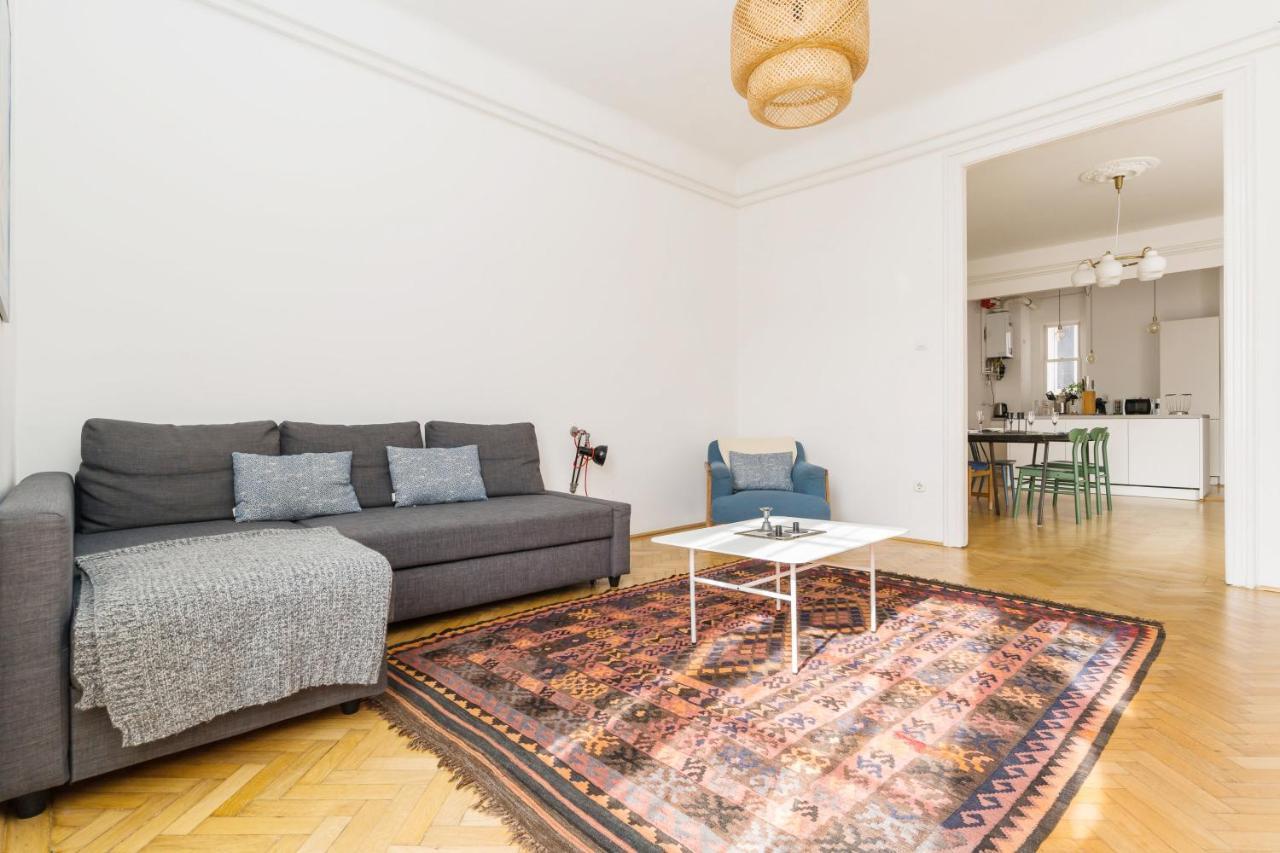 Klauzal Apartment W/3 Bedrooms, French Balcony Budapest Kültér fotó