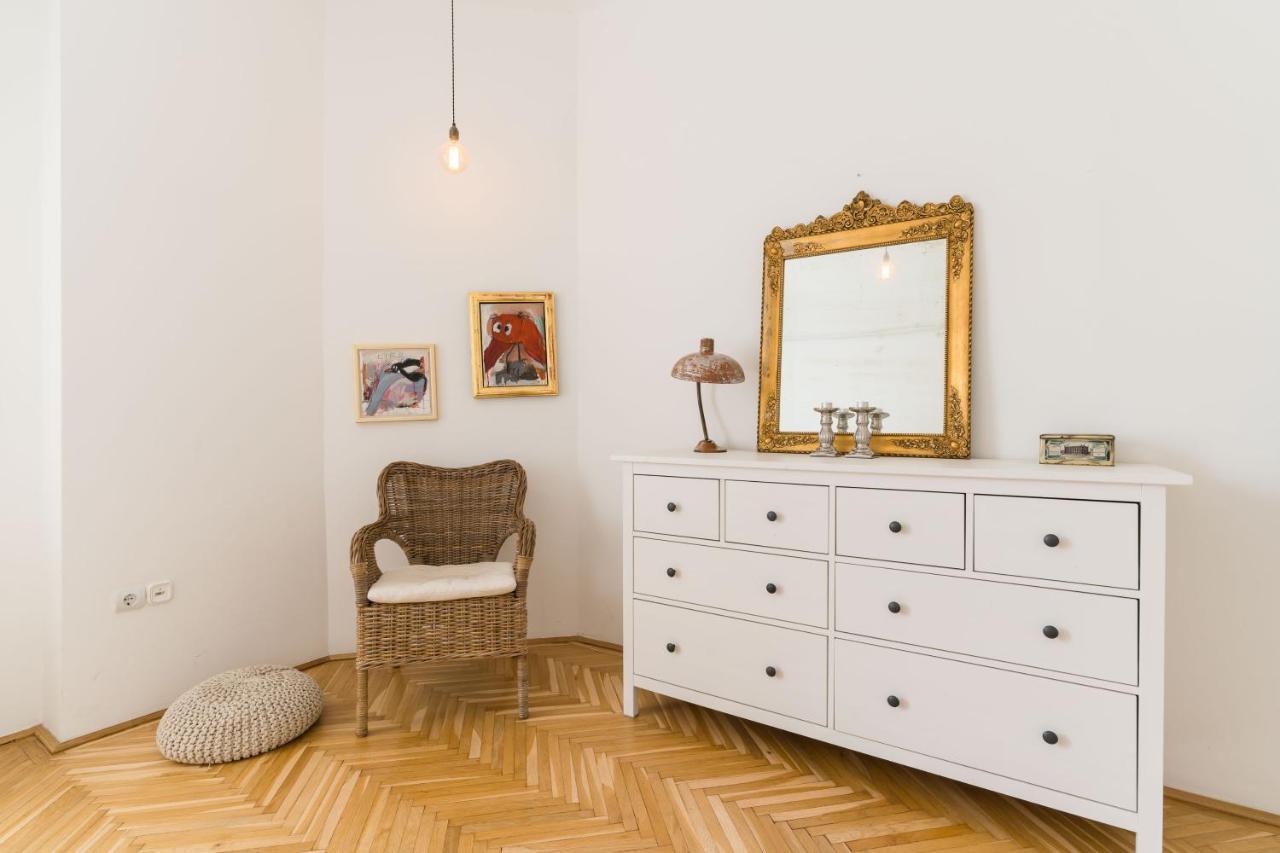 Klauzal Apartment W/3 Bedrooms, French Balcony Budapest Kültér fotó
