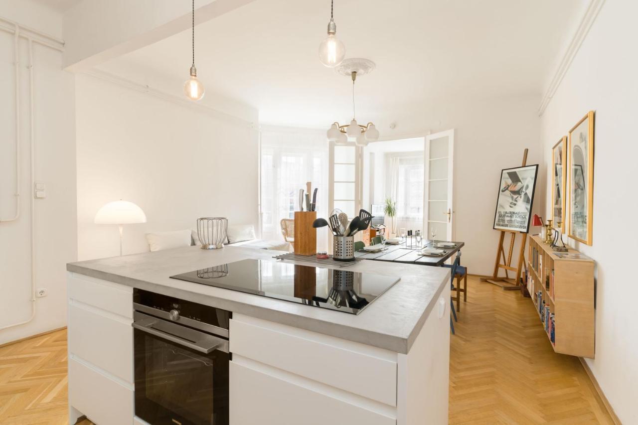 Klauzal Apartment W/3 Bedrooms, French Balcony Budapest Kültér fotó