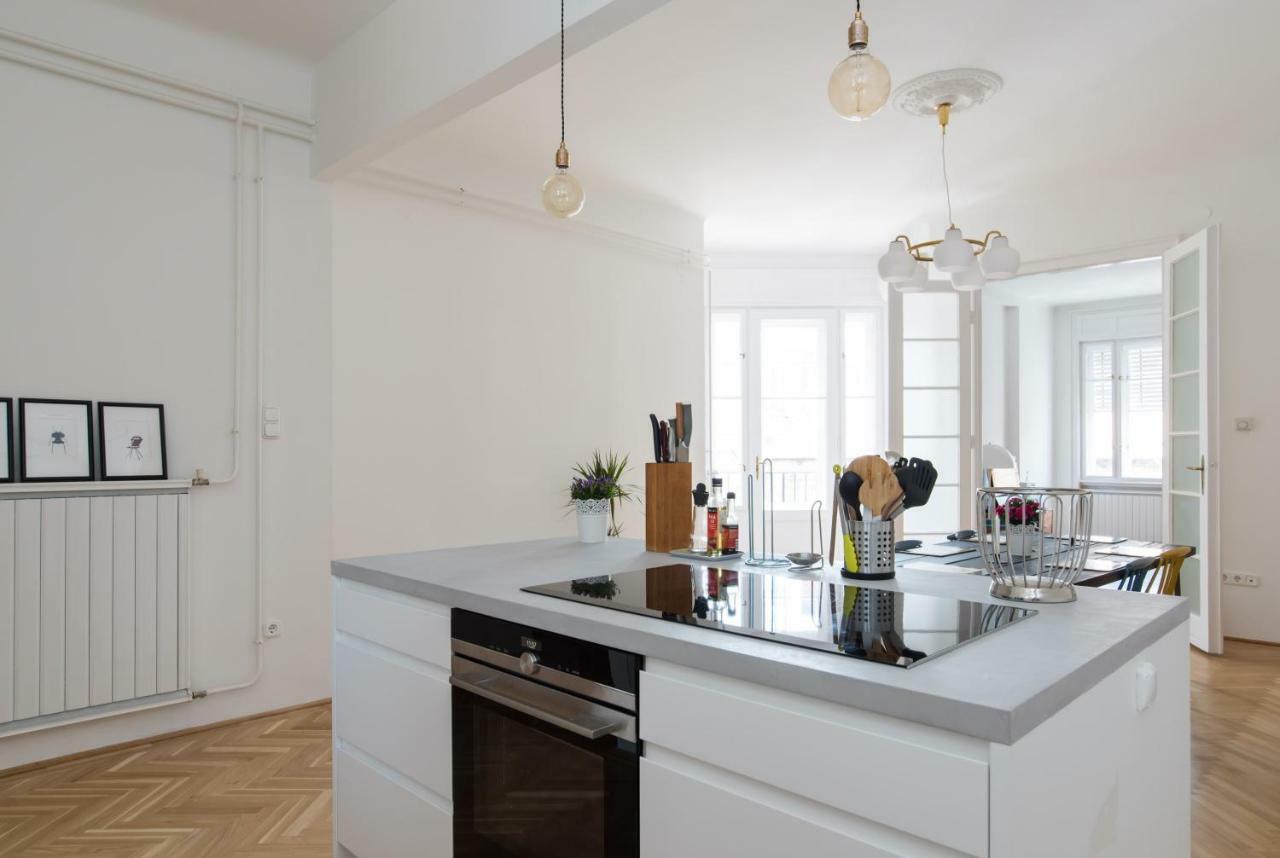 Klauzal Apartment W/3 Bedrooms, French Balcony Budapest Kültér fotó