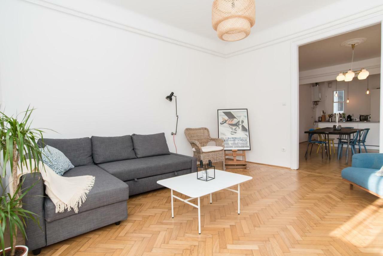 Klauzal Apartment W/3 Bedrooms, French Balcony Budapest Kültér fotó