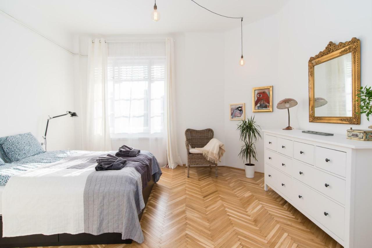 Klauzal Apartment W/3 Bedrooms, French Balcony Budapest Kültér fotó