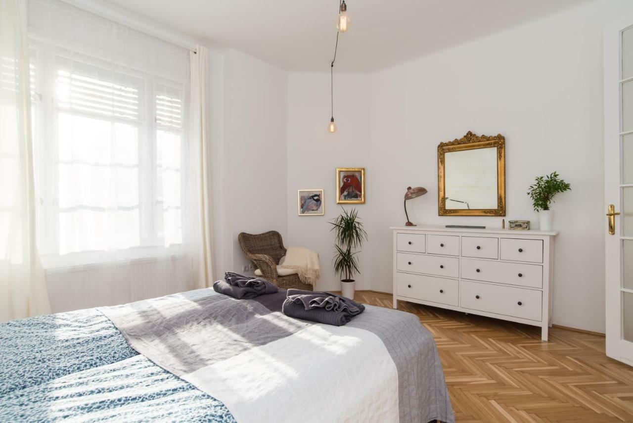 Klauzal Apartment W/3 Bedrooms, French Balcony Budapest Kültér fotó