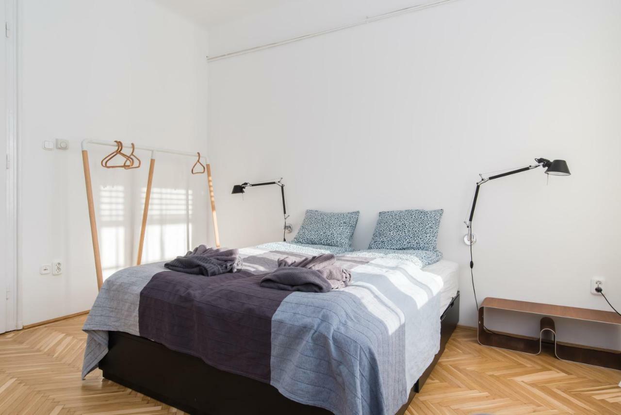 Klauzal Apartment W/3 Bedrooms, French Balcony Budapest Kültér fotó
